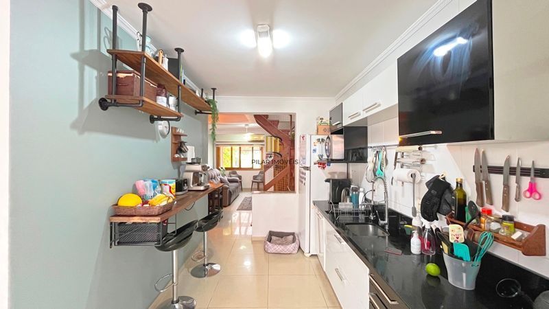 Casa 2 dormitórios à venda Guarujá Porto Alegre/RS