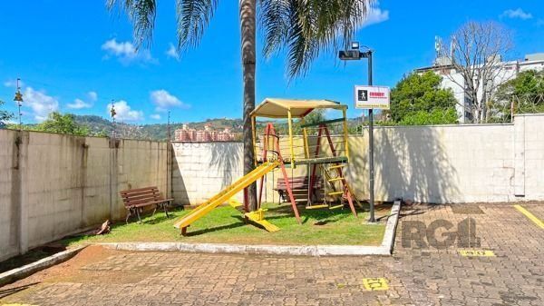 Apartamento em Porto Alegre, no bairro Teresópolis, com 2 dormitório(s), e 2 ban