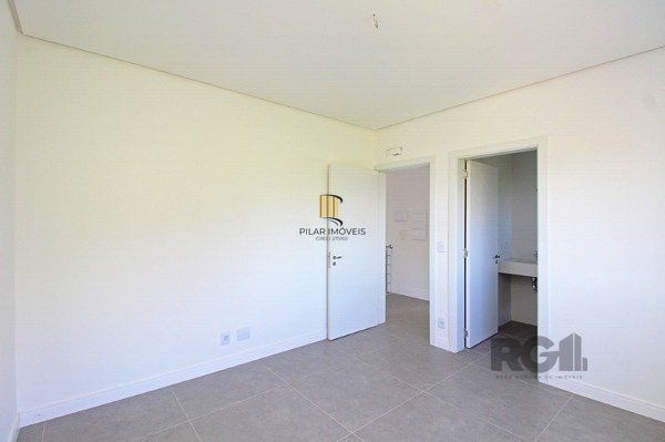 Casa em Porto Alegre, no bairro Jardim Isabel, com 3 dormitório(s), e 3 banheiro