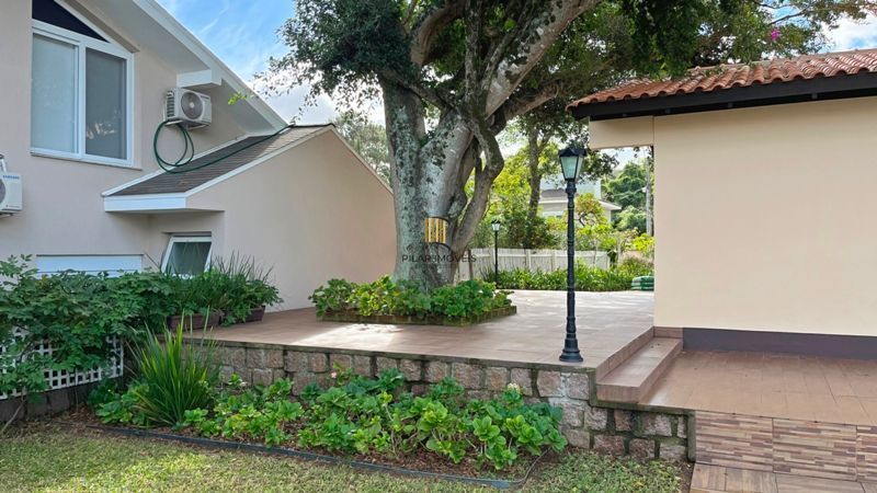 Altos do lago- Com 3 dormitórios, 3 vagas , piscina , Linda e ampla casa em cond