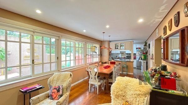 Casa Condominio em Porto Alegre, no bairro Jardim Isabel, com 3 dormitório(s), à