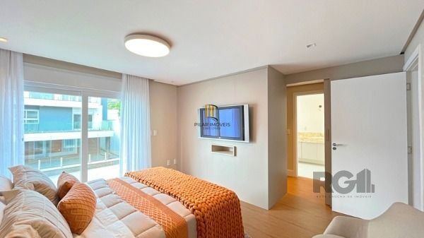 Casa Condominio para Venda - 364m², 3 dormitórios, sendo 3 suites, 2 vagas - Ped