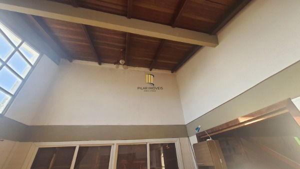 Casa em Porto Alegre, no bairro Vila Nova, com 3 dormitório(s)