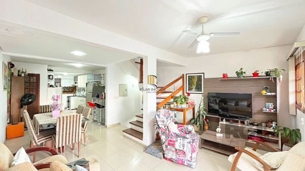 Casa em Porto Alegre, no bairro Ipanema, com 3 dormitório(s), e 3 banheiros, à v