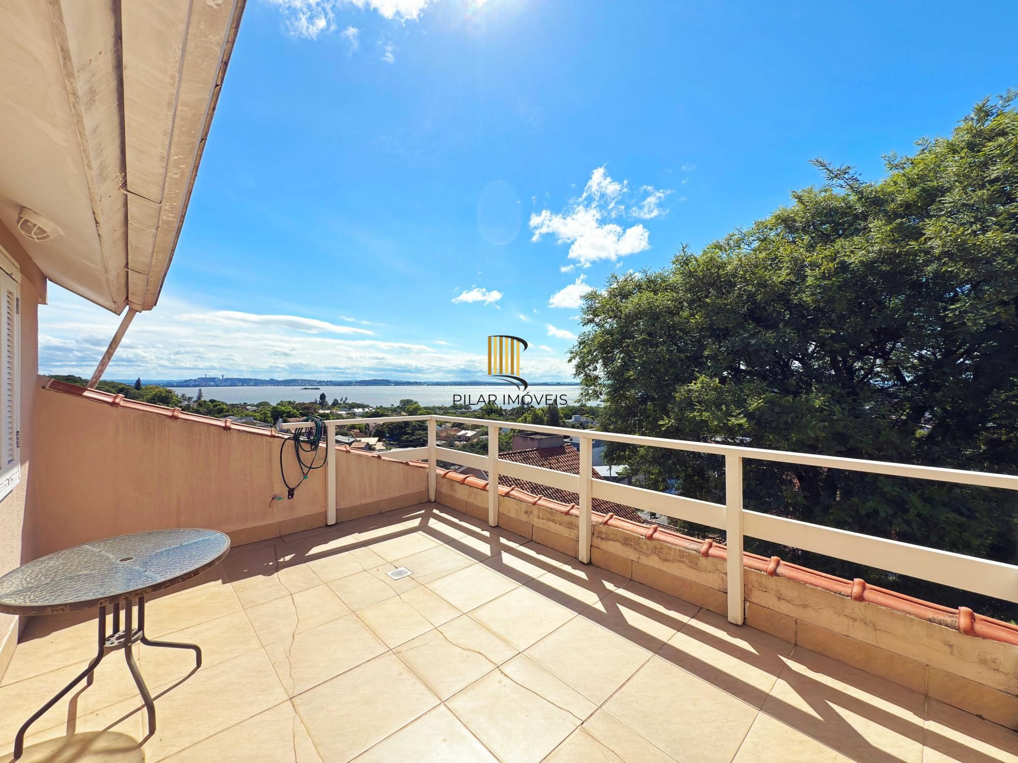 Casa de Condomínio 3 dormitórios no bairro Tristeza