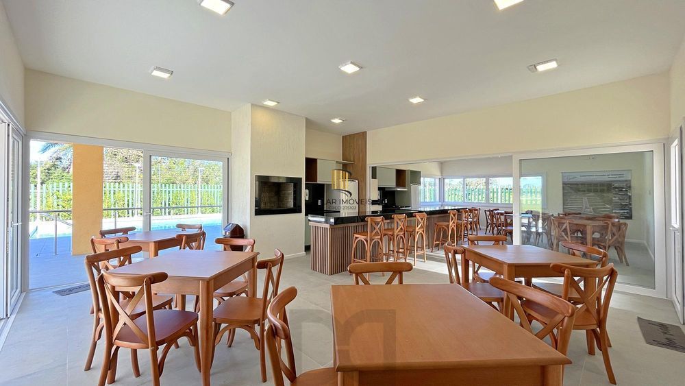 Condomínio Garden, bairro Hípica, 3 dormitórios, 1 suíte, pátio, infra de clube