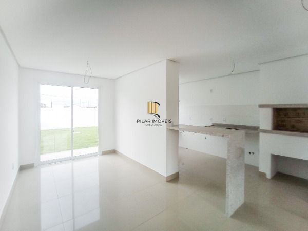 Casa em Porto Alegre, no bairro Aberta dos Morros, com 3 dormitório(s), à venda.