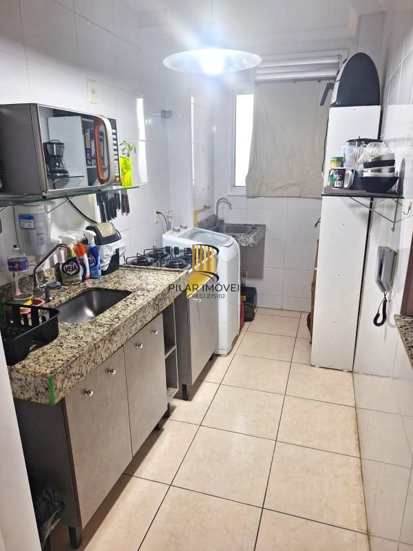 Apartamento com 2 dormitórios á venda no bairro Rubem Berta.