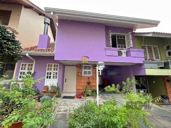 Casa Condominio para Venda - 201m², 3 dormitórios, sendo 1 suites, 2 vagas - Tri