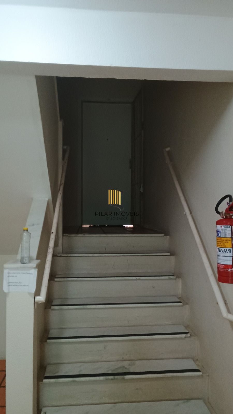 Apartamento 2 dormitórios no Bairro Jardim Carvalho.