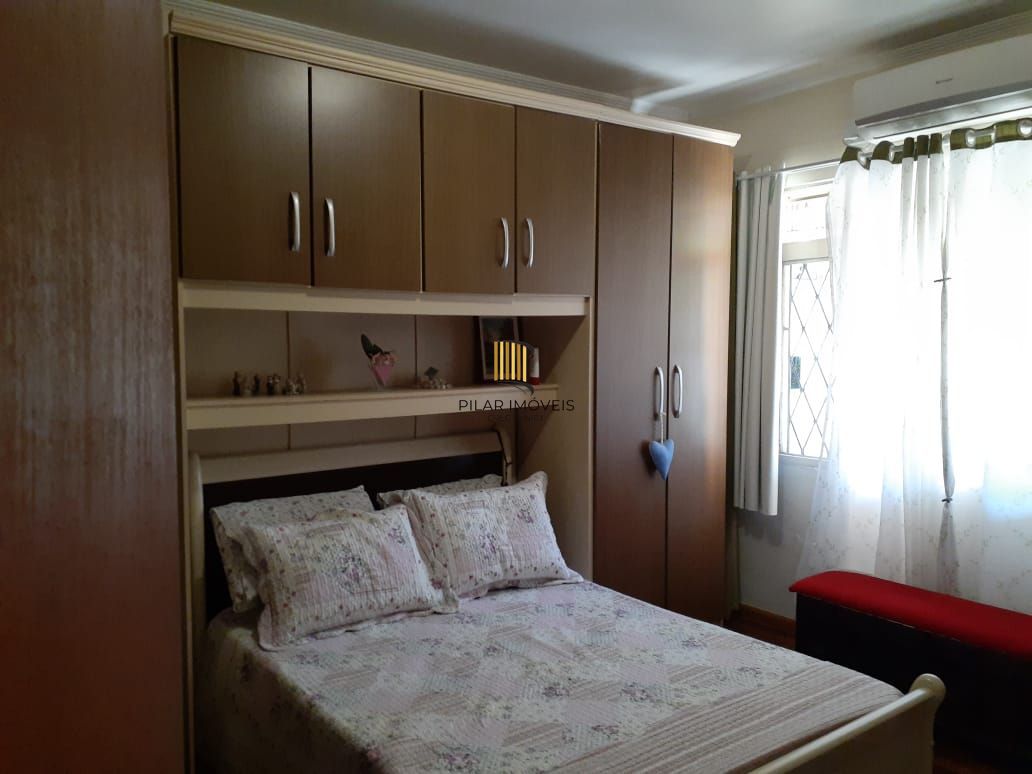 Ótima casa com 4 dormitórios no bairro Partenon.