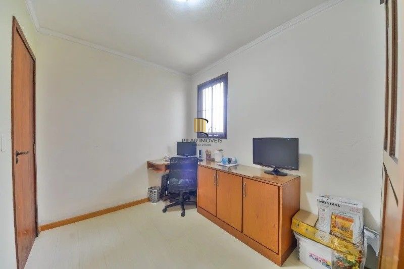 Casa à venda com 280m² | 3 dormitórios | 1 suíte | 2 vagas | Ipanema – Porto Alegre