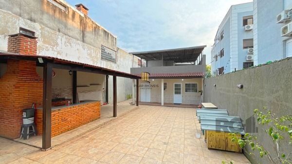 Casa para Venda - 240m², 4 dormitórios, 3 vagas - Nonoai