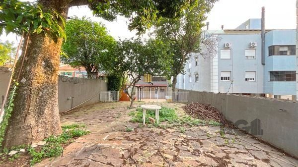 Casa para Venda - 240m², 4 dormitórios, 3 vagas - Nonoai