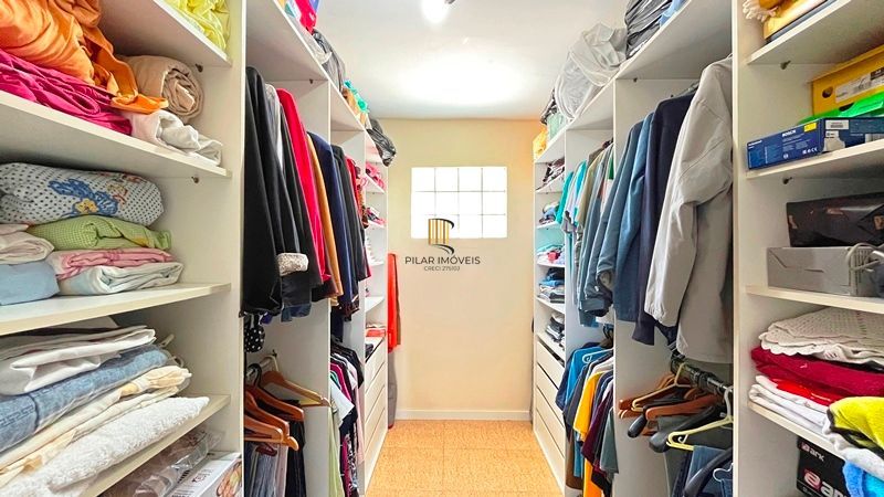 Sobrado 4 dormitórios à venda Camaquã Porto Alegre/RS