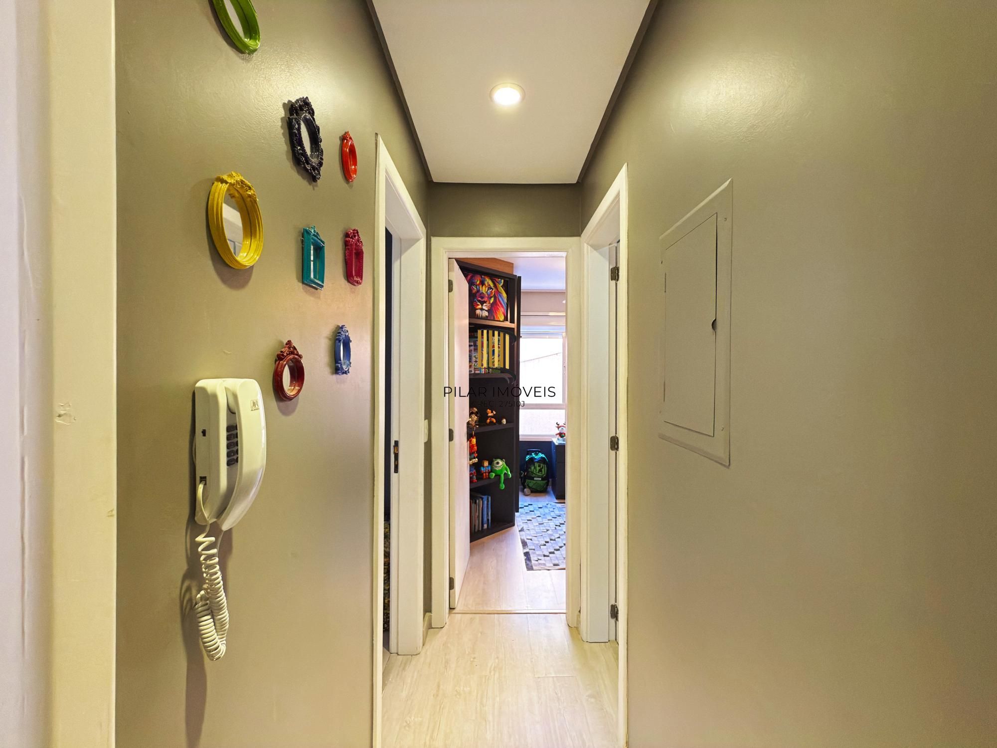 Casa de Condomínio 3 dormitórios no bairro Pedra Redonda