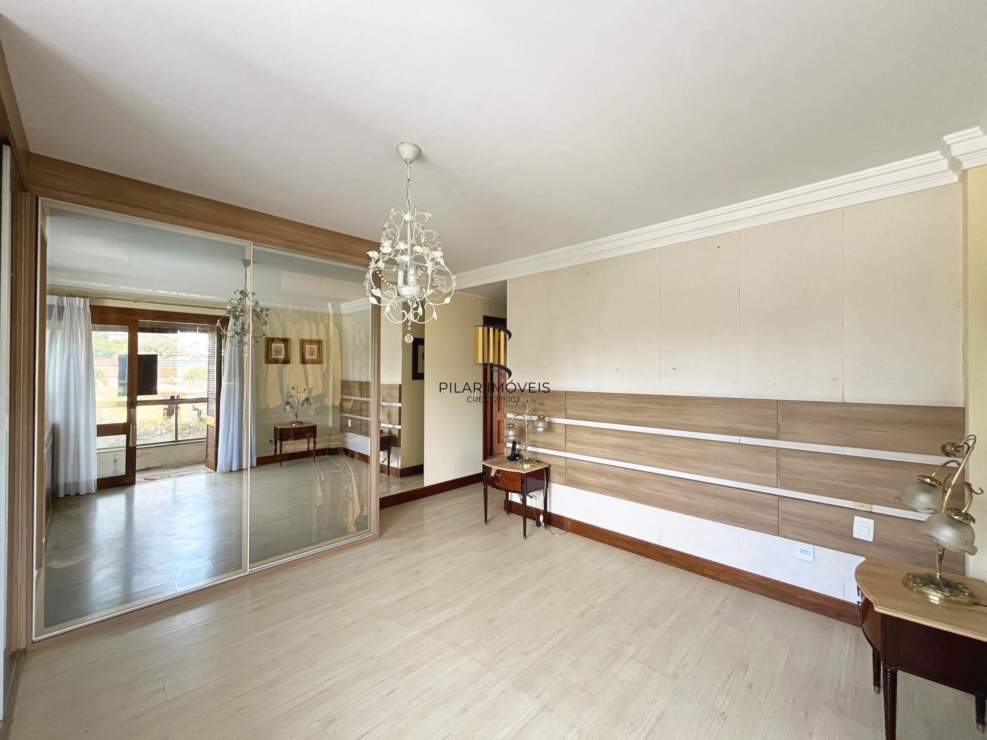 Apartamento na Tristeza  com 3 dormitórios, 1 suite, sacada , churrasqueira e 3 