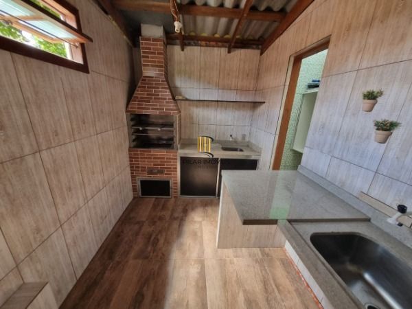 Sobrado em Porto Alegre, no bairro Vila Nova, com 2 dormitório(s), e 2 banheiros