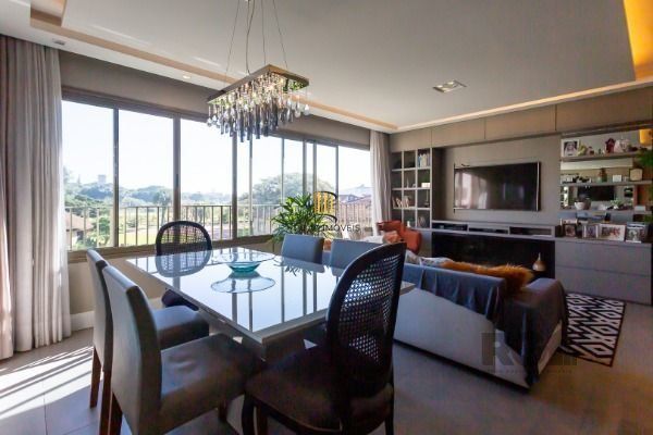 Apartamento em Porto Alegre, no bairro Cavalhada, com 3 dormitório(s), e 3 banhe