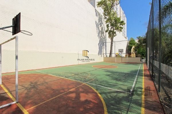 Casa em Porto Alegre, no bairro Cavalhada, com 2 dormitório(s), e 2 banheiros, à