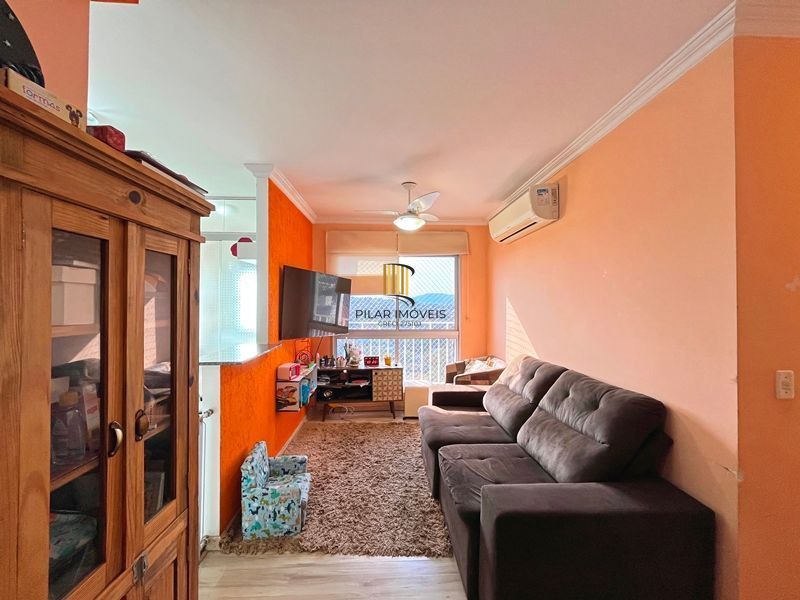 Apartamento 2 dormitórios, com suíte, churrasqueira, e vaga escriturada.