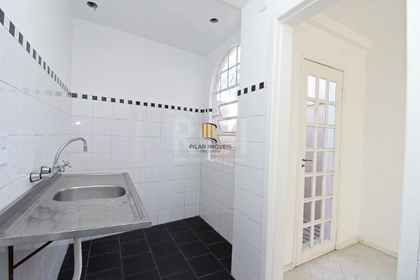 Casa para Venda - 154m², 2 dormitórios, sendo 1 suites, 2 vagas - Cidade Baixa