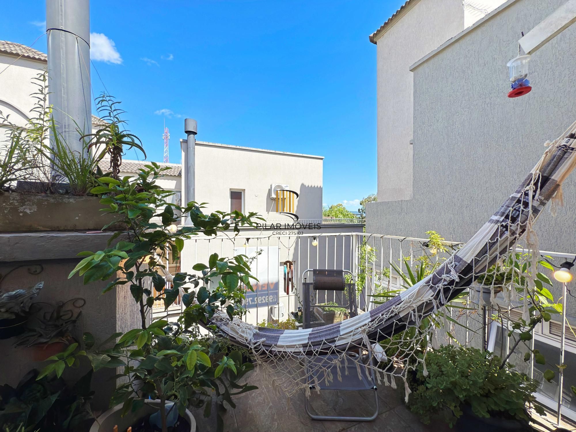 Triplex 4 dormitórios no bairro Pedra Redonda