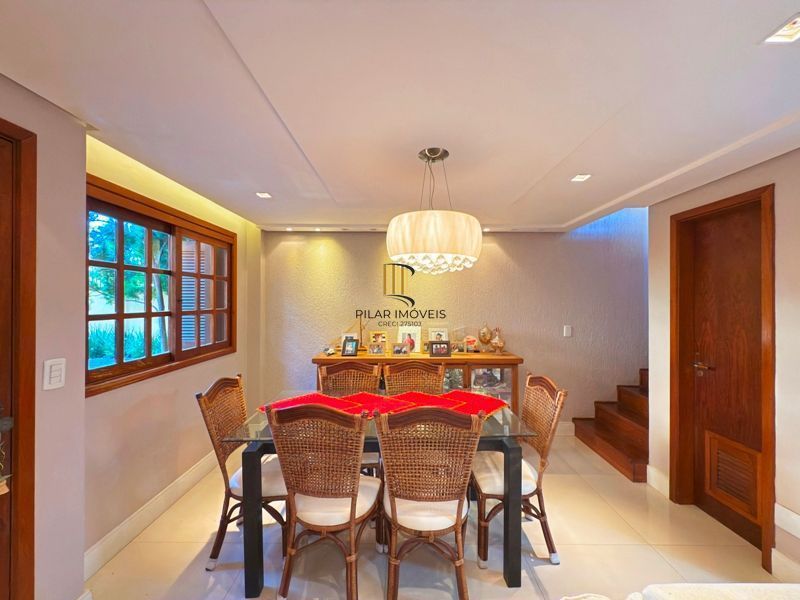 Casa Condominio com 3 dormitórios, sendo 1 suites, 2 vagas - Pedra Redonda