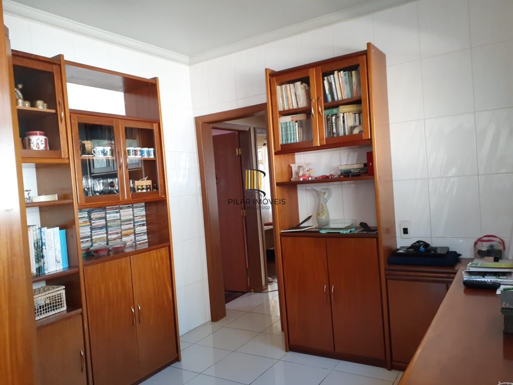 Ótima casa com 4 dormitórios no bairro Partenon.