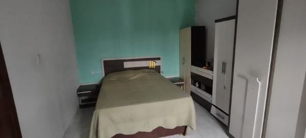 Casa em Porto Alegre, no bairro Campo Novo, com 2 dormitório(s), e 2 banheiros, 