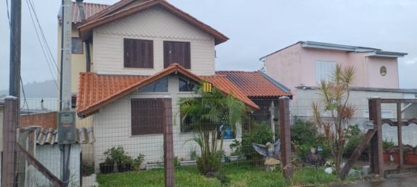 Casa 3 dormitórios à venda Guarujá Porto Alegre/RS - Pilar Imóveis