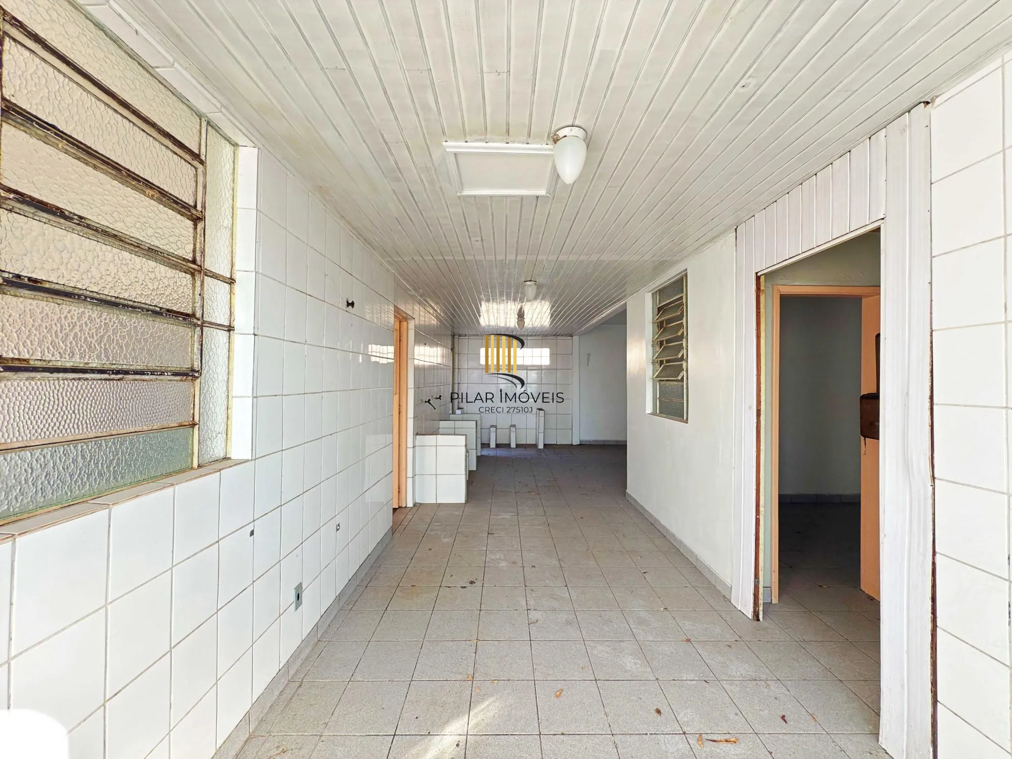 Ótimo prédio comercial no coração da Tristeza.