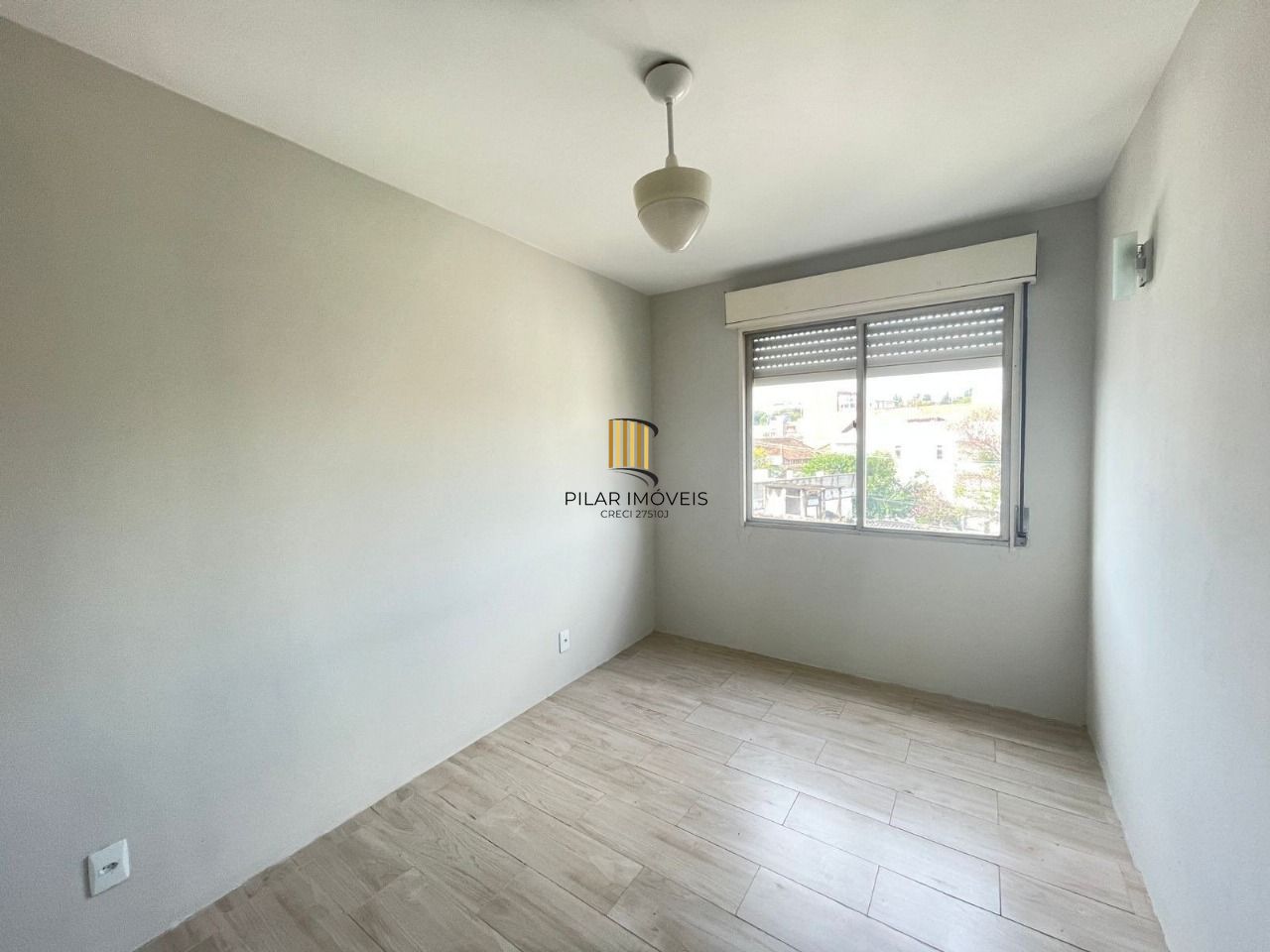 Ótimo apartamento com 2 dormitórias no bairro Menino Deus.