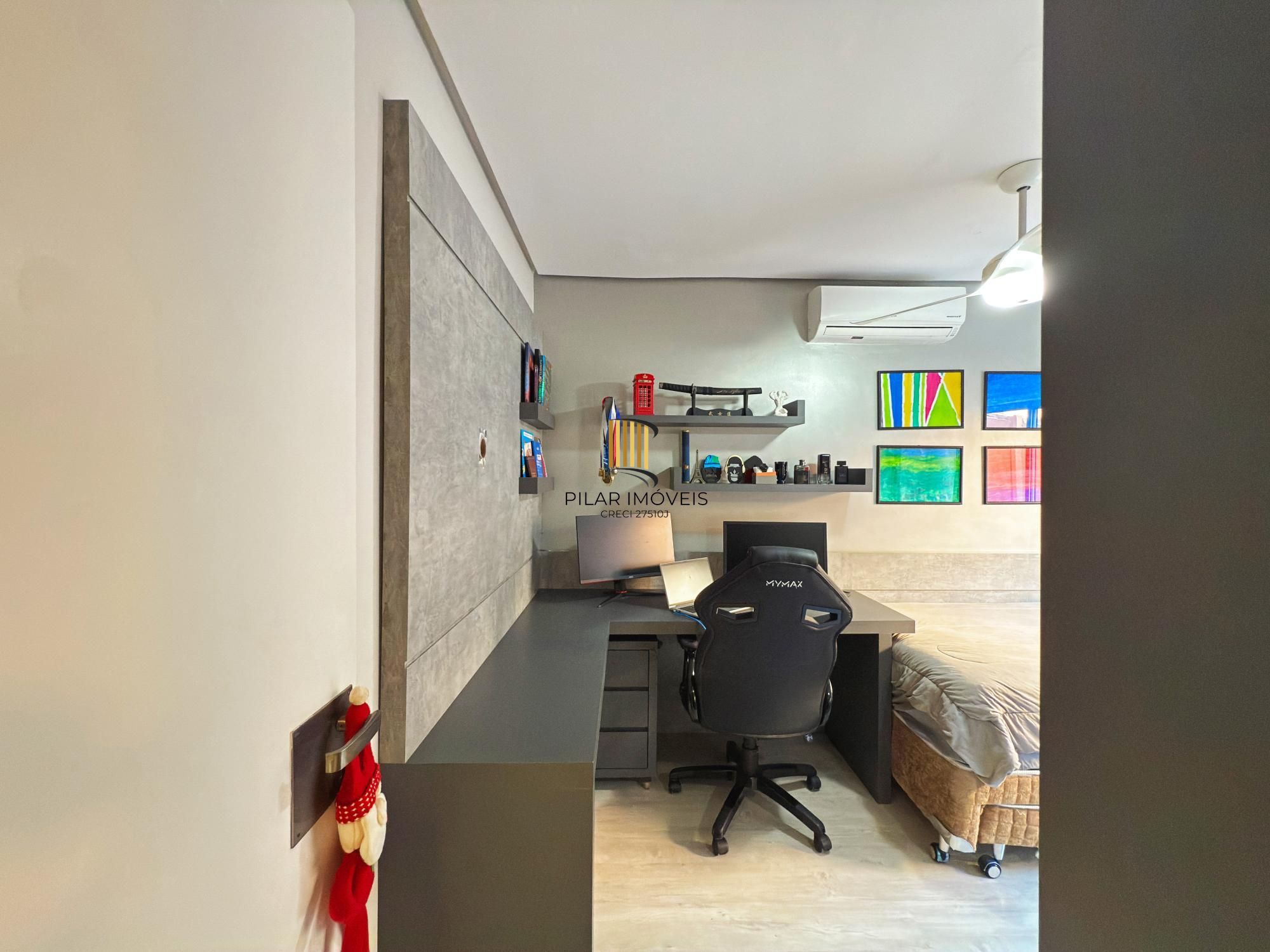 Casa de Condomínio 3 dormitórios no bairro Pedra Redonda