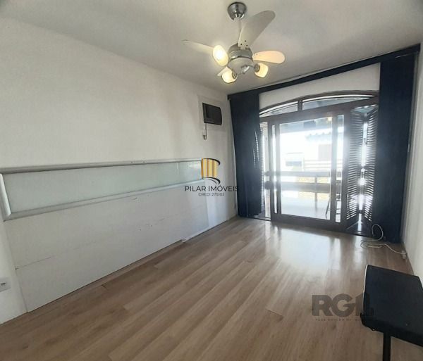 Casa Comercial em Porto Alegre, no bairro Tristeza, à venda.