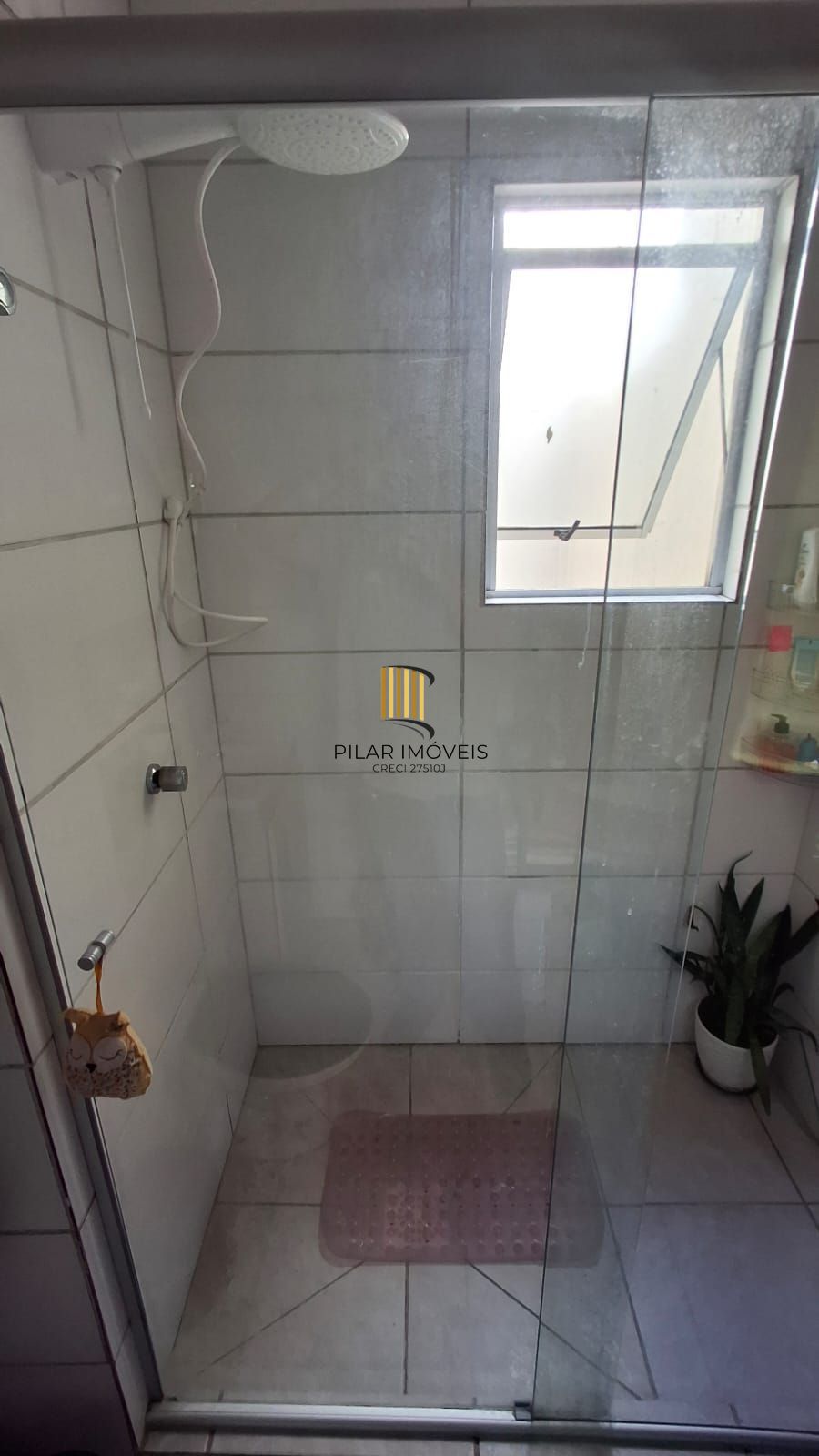 Lindo apartamento com 2 dormitórios no Bairro Chapéu do Sol.