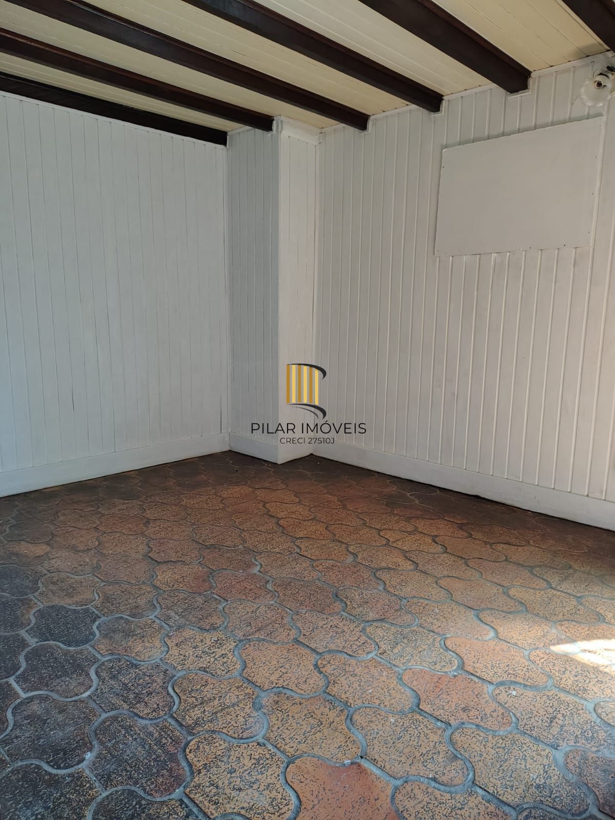 Residência com 3 dormitórios sendo 1 suíte á venda bairro Medianeira