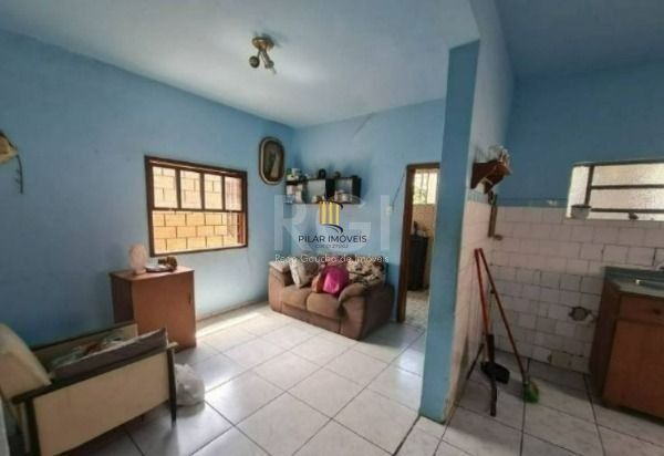 Casa em Porto Alegre, no bairro Tristeza, com 2 dormitório(s), e 2 banheiros, à 