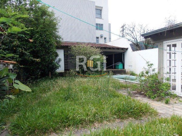 Casa Condominio para Venda - 220m², 3 dormitórios, sendo 1 suites, 4 vagas - Híp