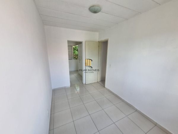 Sobrado em Porto Alegre, no bairro Vila Nova, com 2 dormitório(s), e 2 banheiros