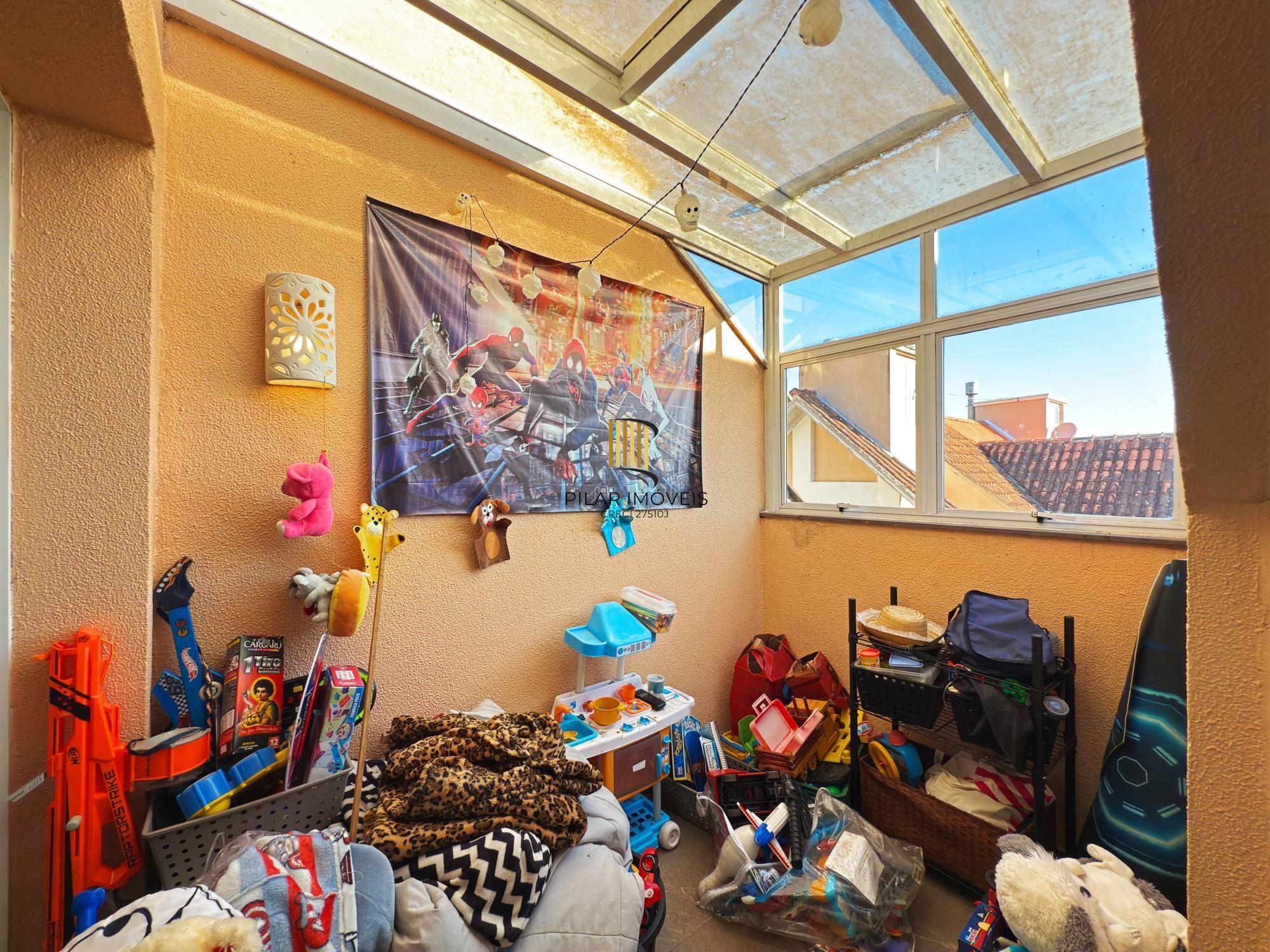 Casa de Condomínio 3 dormitórios no bairro Pedra Redonda