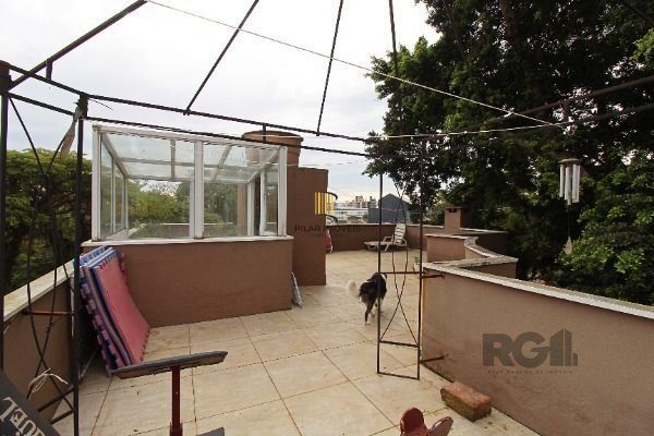 Casa em Porto Alegre, no bairro Tristeza, com 3 dormitório(s), e 3 banheiros, à 