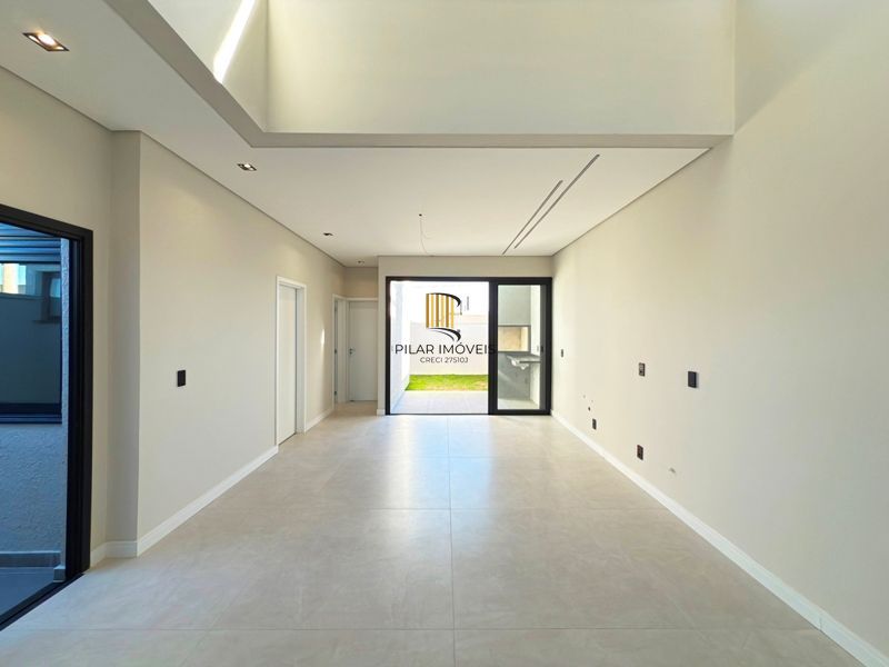 Espetacular Residência térrea com 3 dormitórios no bairro Hípica.