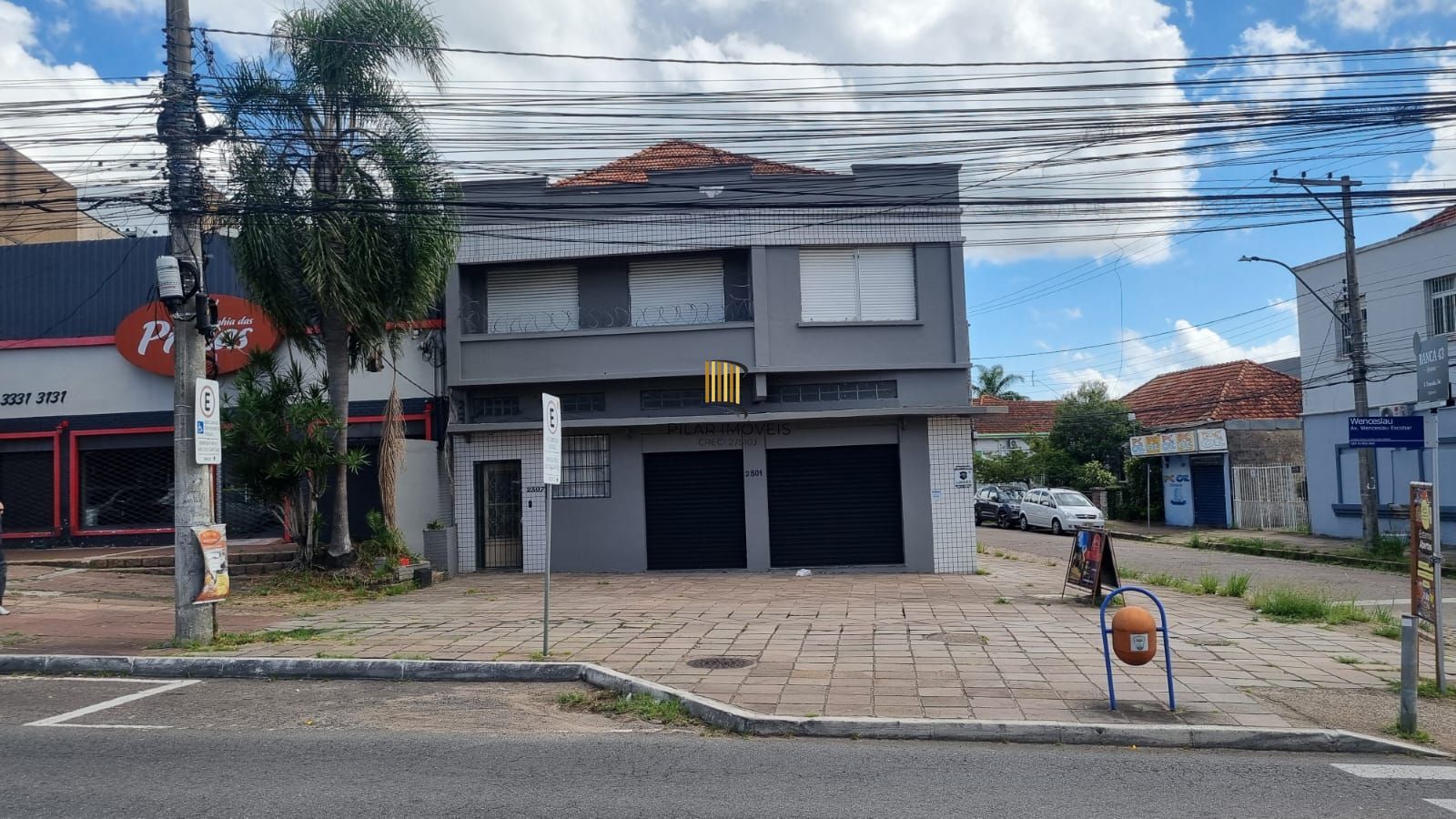 Ótimo prédio comercial no coração da Tristeza.