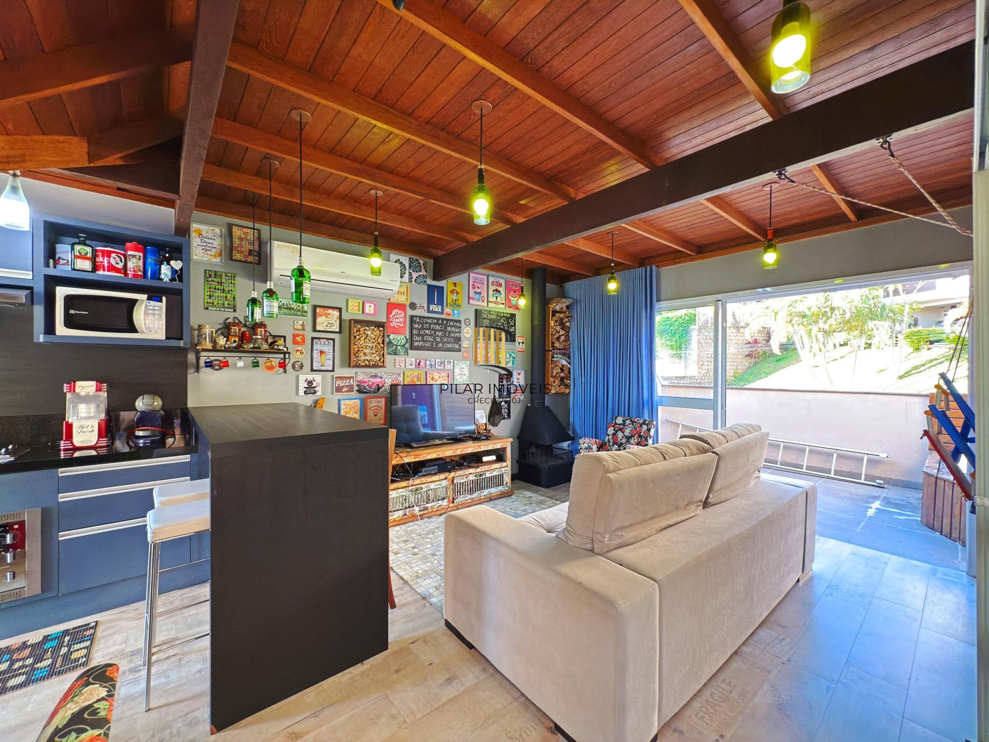 Casa de Condomínio 3 dormitórios no bairro Pedra Redonda