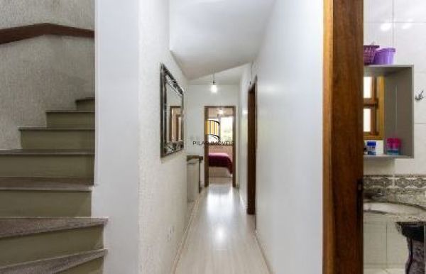 Casa em Porto Alegre, no bairro Ipanema, com 3 dormitório(s), e 3 banheiros, à v