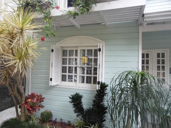 Sobrado para Venda - 208m², 3 dormitórios, sendo 1 suites, 4 vagas - Nonoai