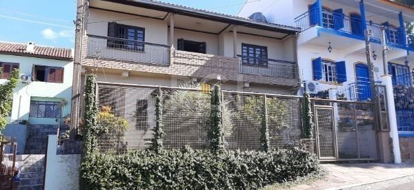 Sobrado para Venda - 246.69m², 3 dormitórios, sendo 1 suites, 2 vagas - Vila Nov