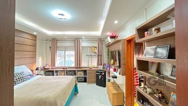 Casa para Venda - 240m², 4 dormitórios, 3 vagas - Nonoai