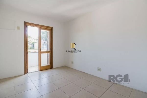 Apartamento em Porto Alegre, no bairro Medianeira, com 2 dormitório(s), e 2 banh